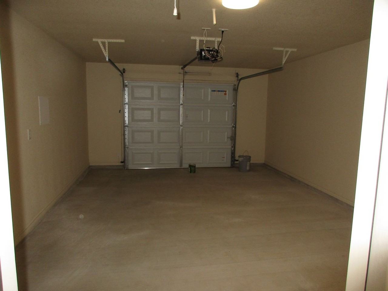 1109 E Avenue F - Photo 2 of 14