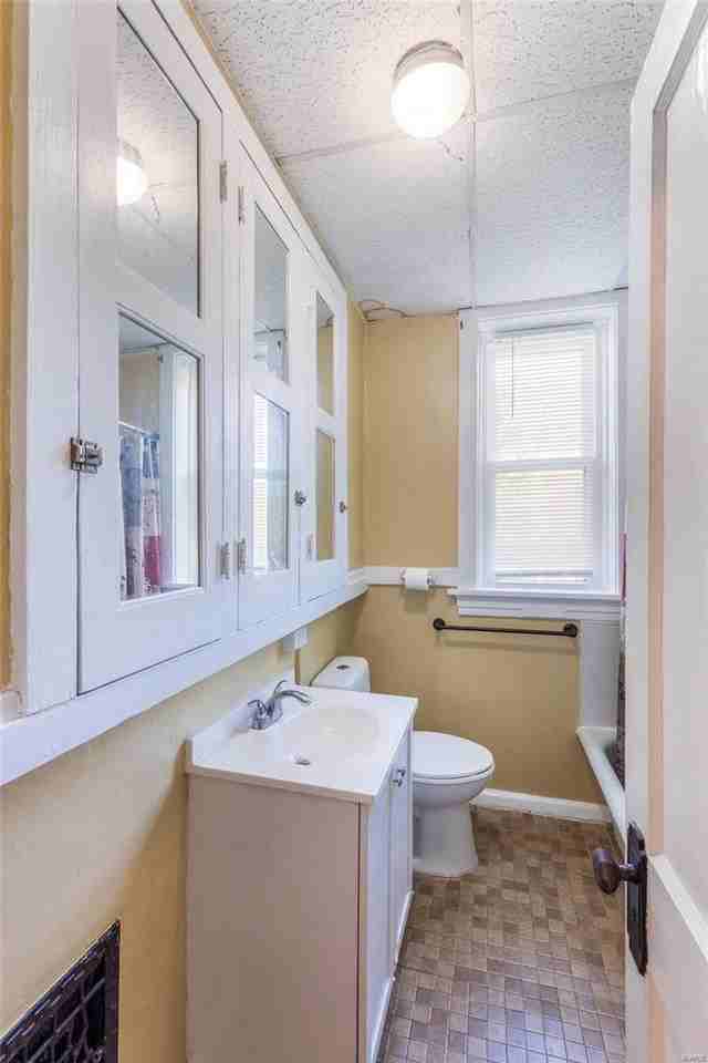 3300 Miami St. - Photo 5 of 32