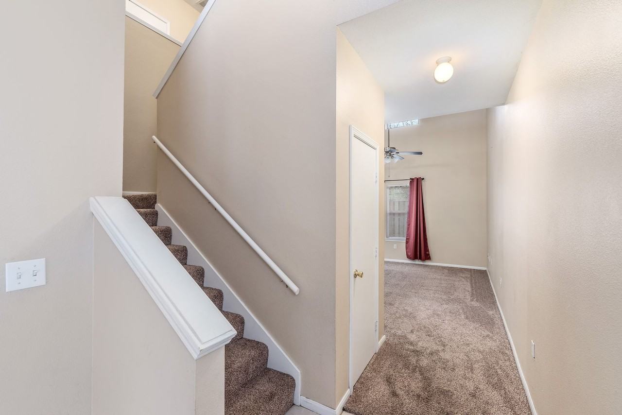 1209 Canyon Creek Cir - Photo 2 of 15