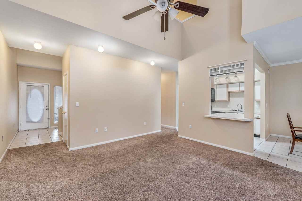 1209 Canyon Creek Cir - Photo 4 of 15