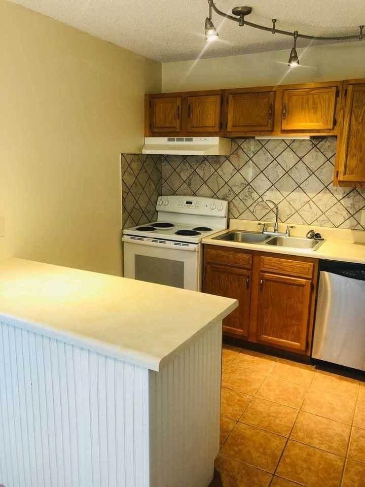 709 Dondee Dr #10 - Photo 3 of 9