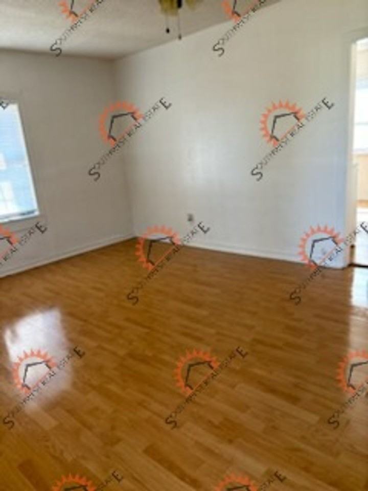 409 Kathrine Ave - Photo 2 of 9