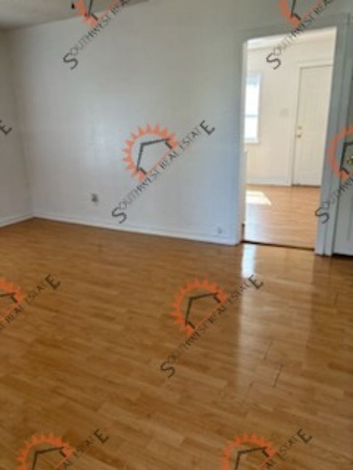 409 Kathrine Ave - Photo 3 of 9