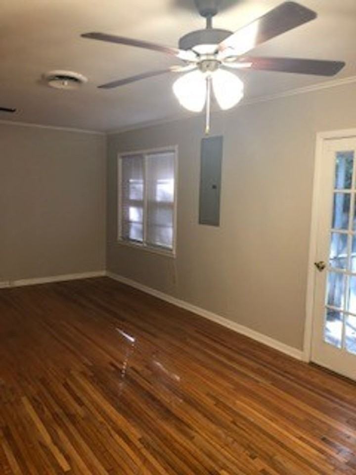 3204 Independence St - Photo 3 of 9