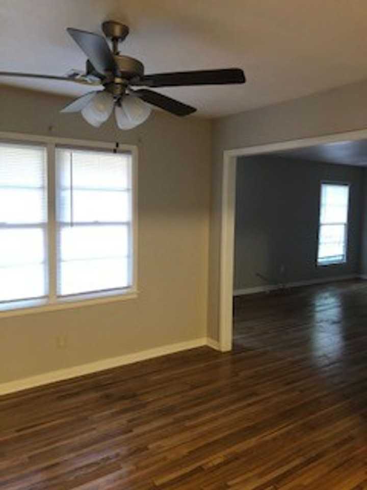 3204 Independence St - Photo 7 of 9