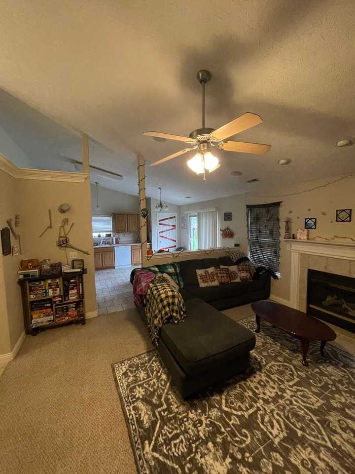 1324 Shining Armor Ln - Photo 3 of 4