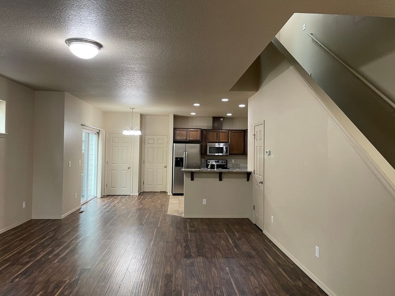 2633 Ne 87th Ave - Photo 2 of 28