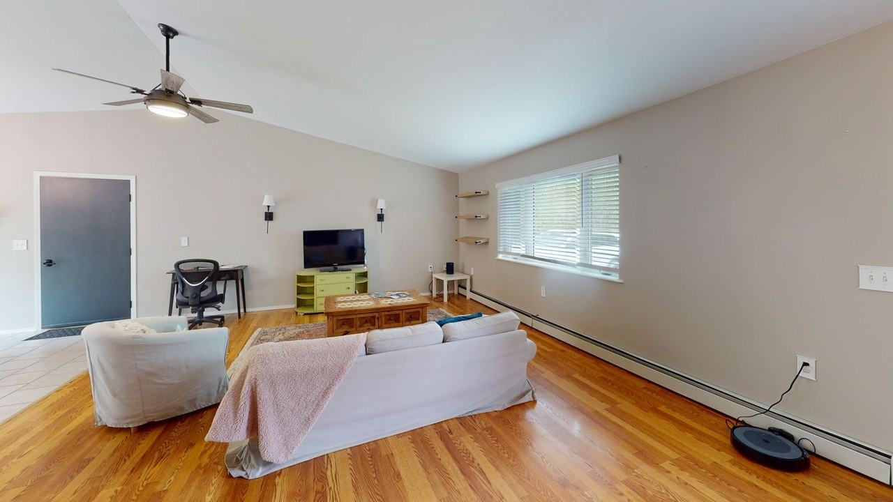 3948 Missy Ct - Photo 4 of 18