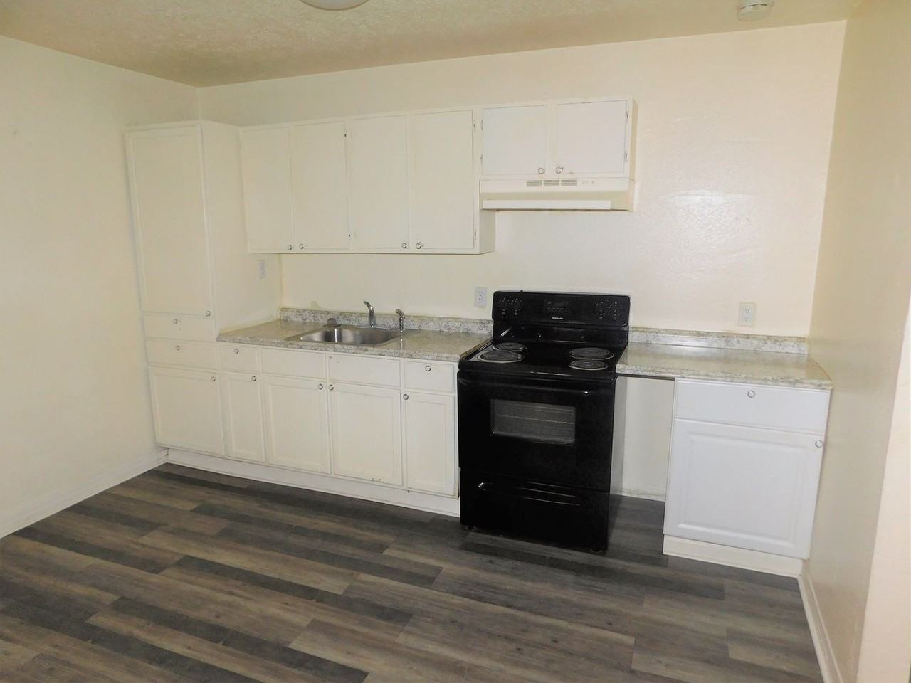 2125 Brackland St - Photo 4 of 8