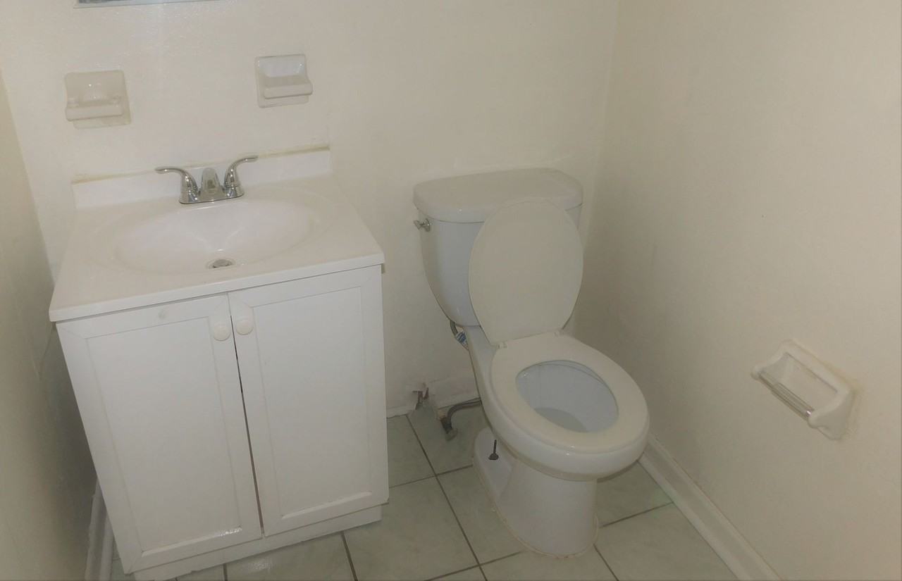 2125 Brackland St - Photo 7 of 8