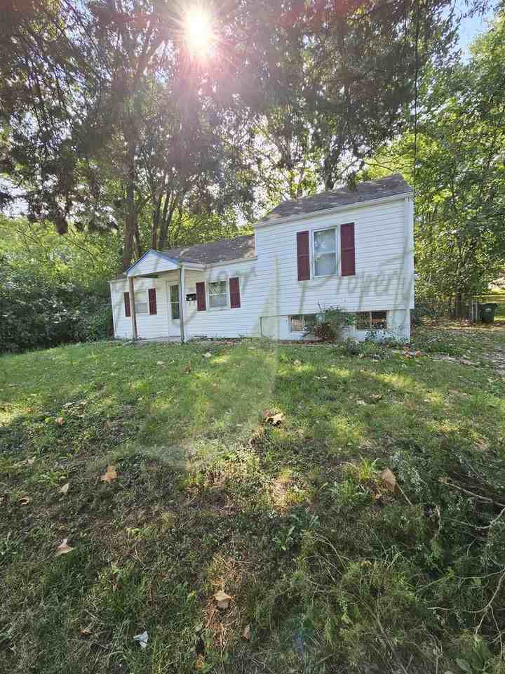 9409 E 67th Ter - Photo 2 of 15
