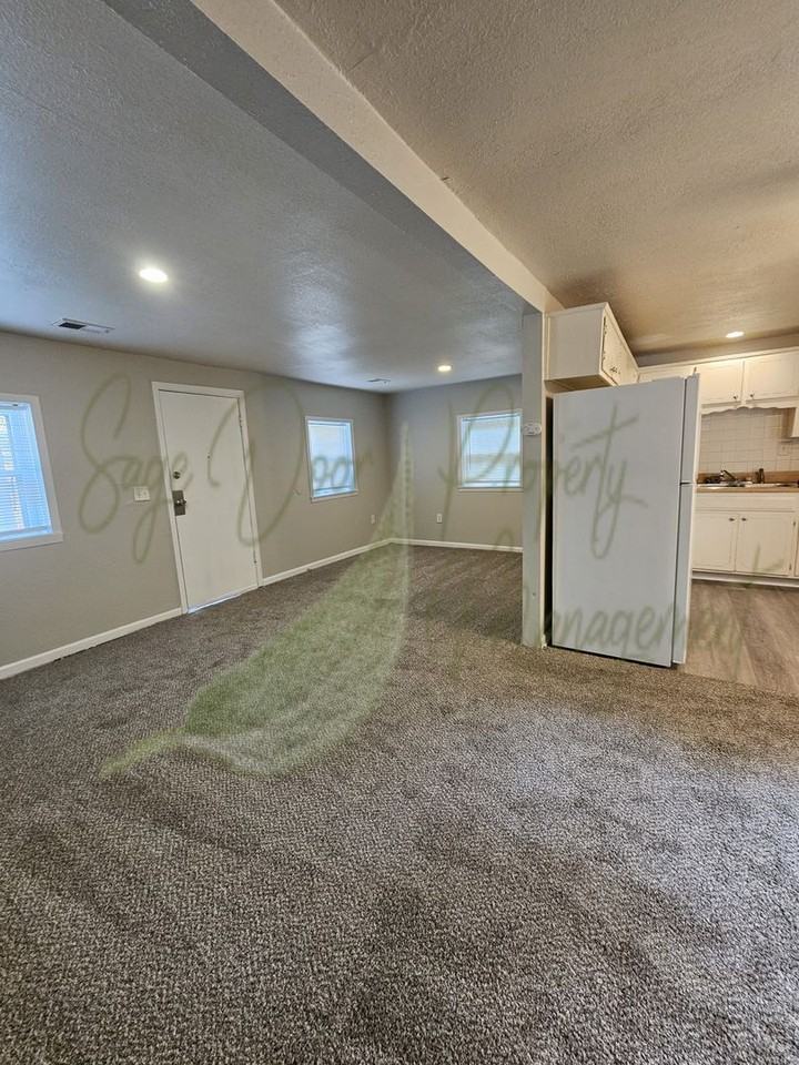 9409 E 67th Ter - Photo 6 of 15