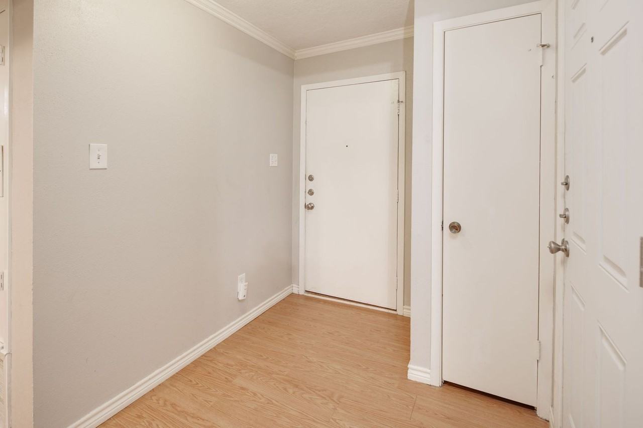 3211 Heatherwood Dr - Photo 4 of 22
