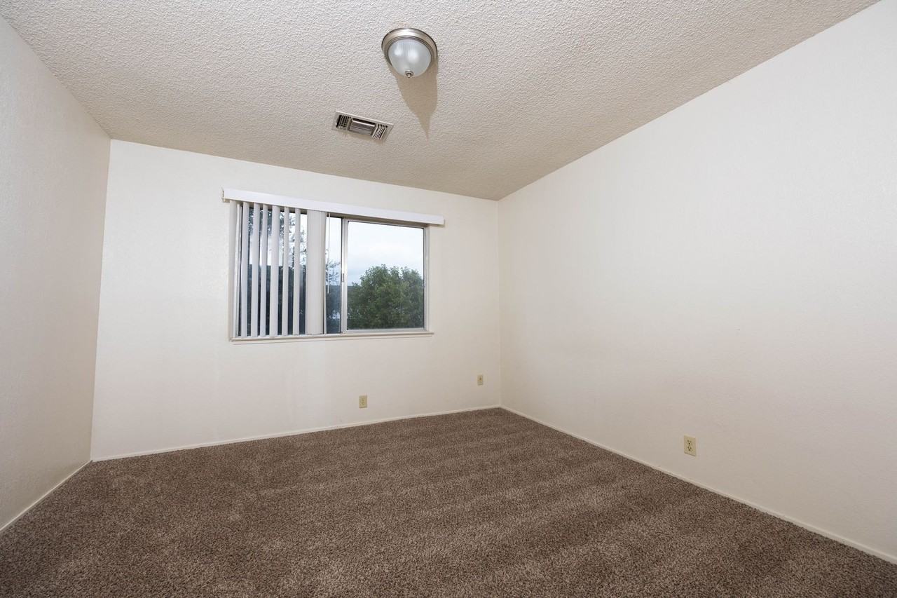 1080 Trinity - Photo 2 of 8