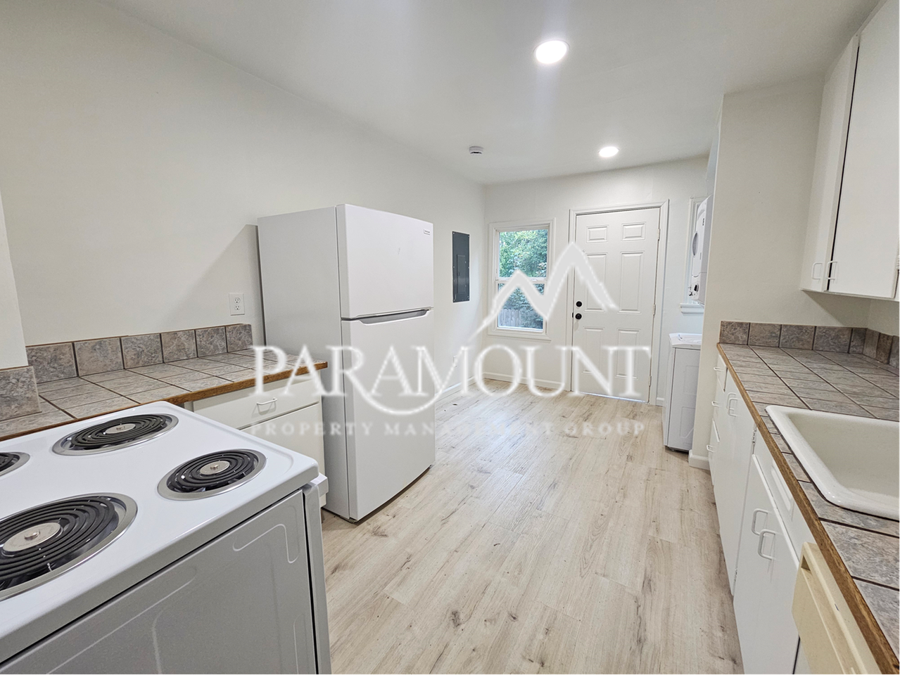 2131 4th St - Photo 3 of 6