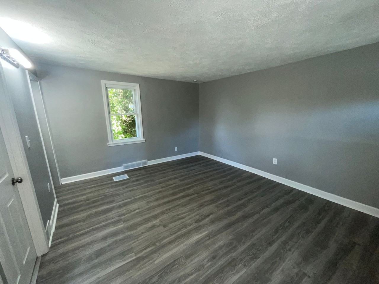4 Copperfield Ave - Photo 6 of 12