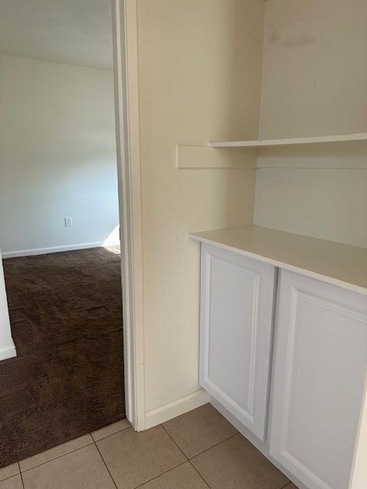 915 E Airport Ave - Photo 3 of 10