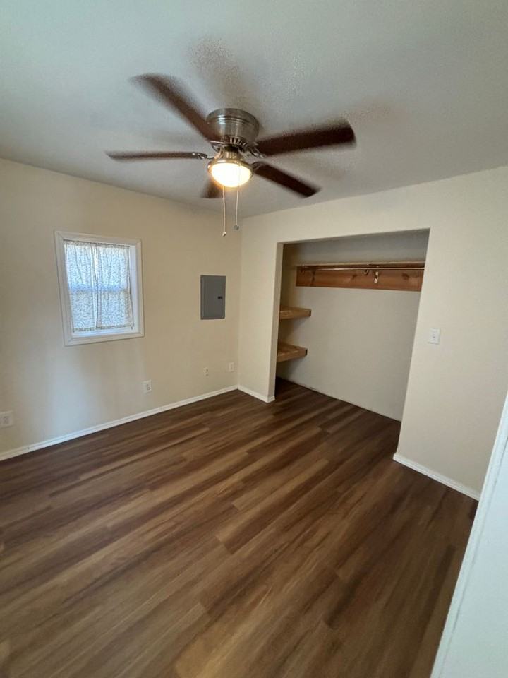 3730 Lismore Cir - Photo 5 of 8