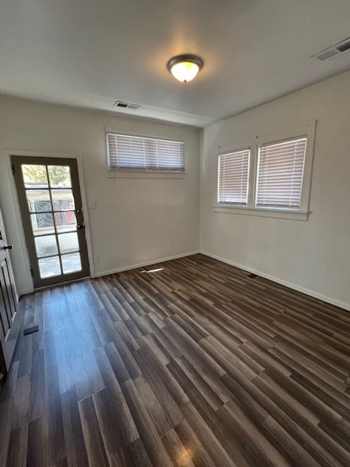 819 8th St Nw #A - Photo 7 of 13