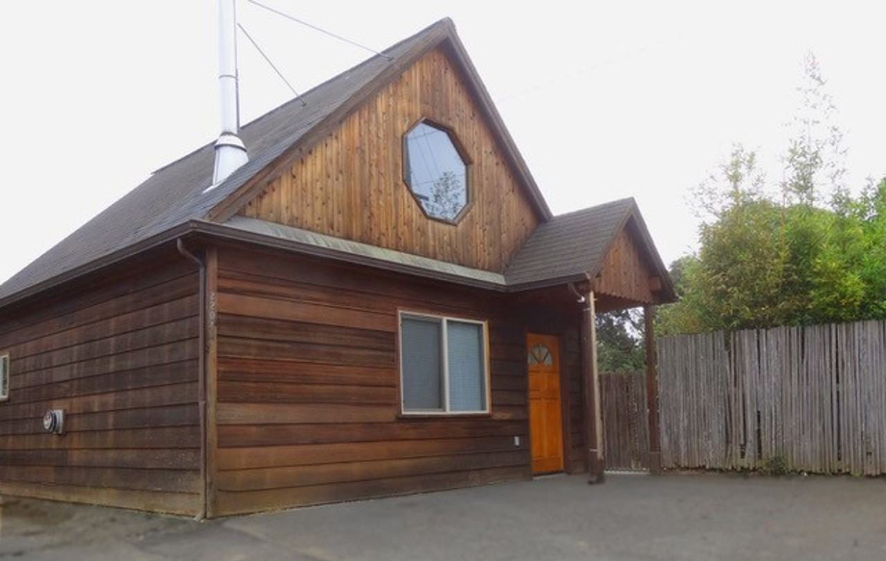 2204 Jay St - Photo 2 of 12