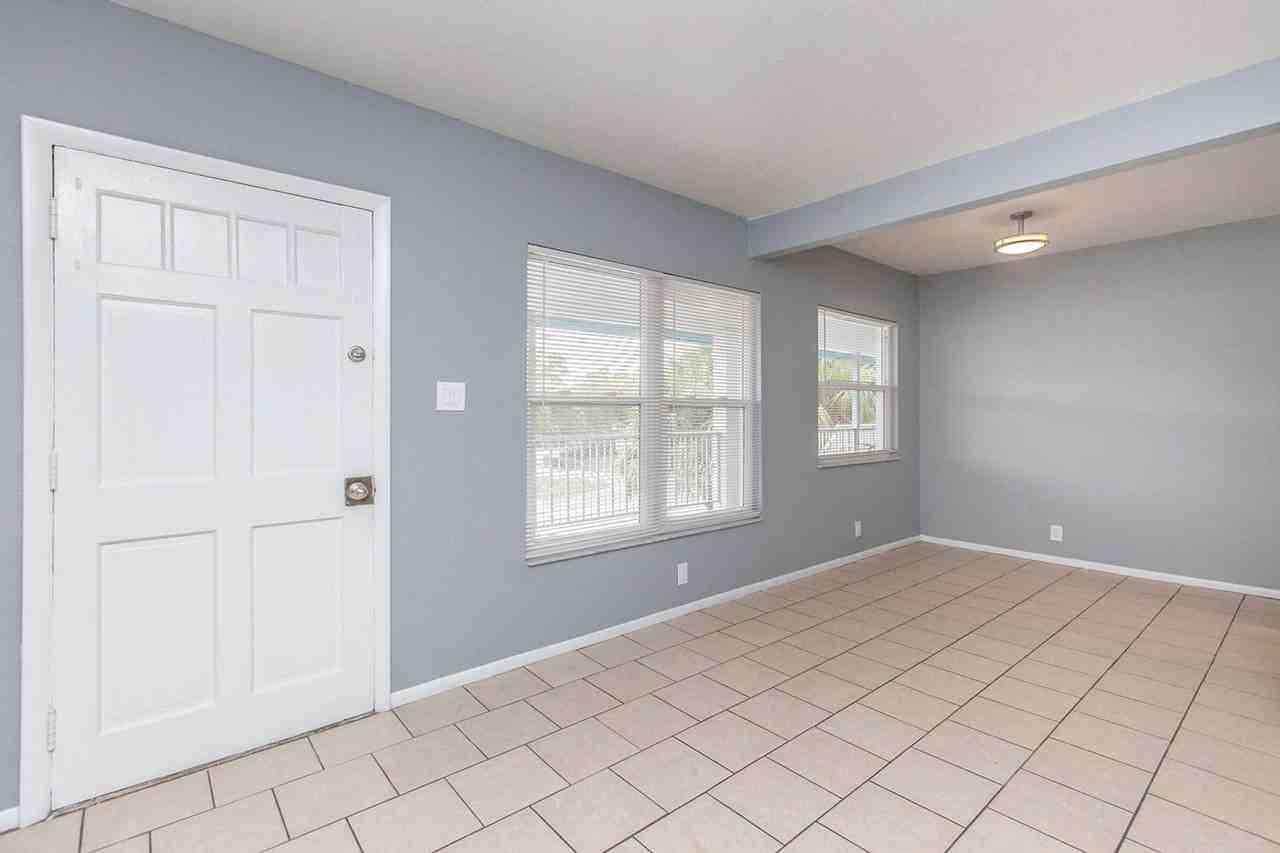 Aqua @ 66th - Photo 6 of 24