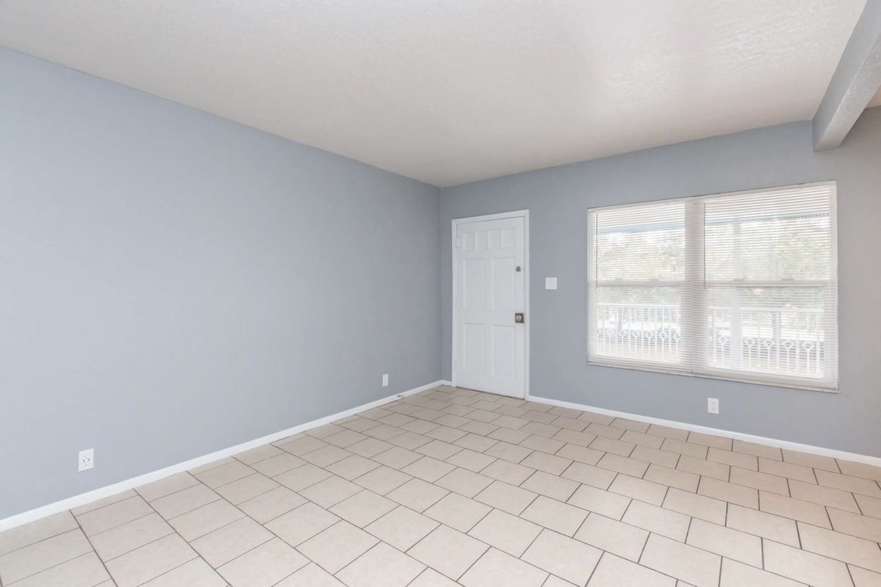 Aqua @ 66th - Photo 7 of 24