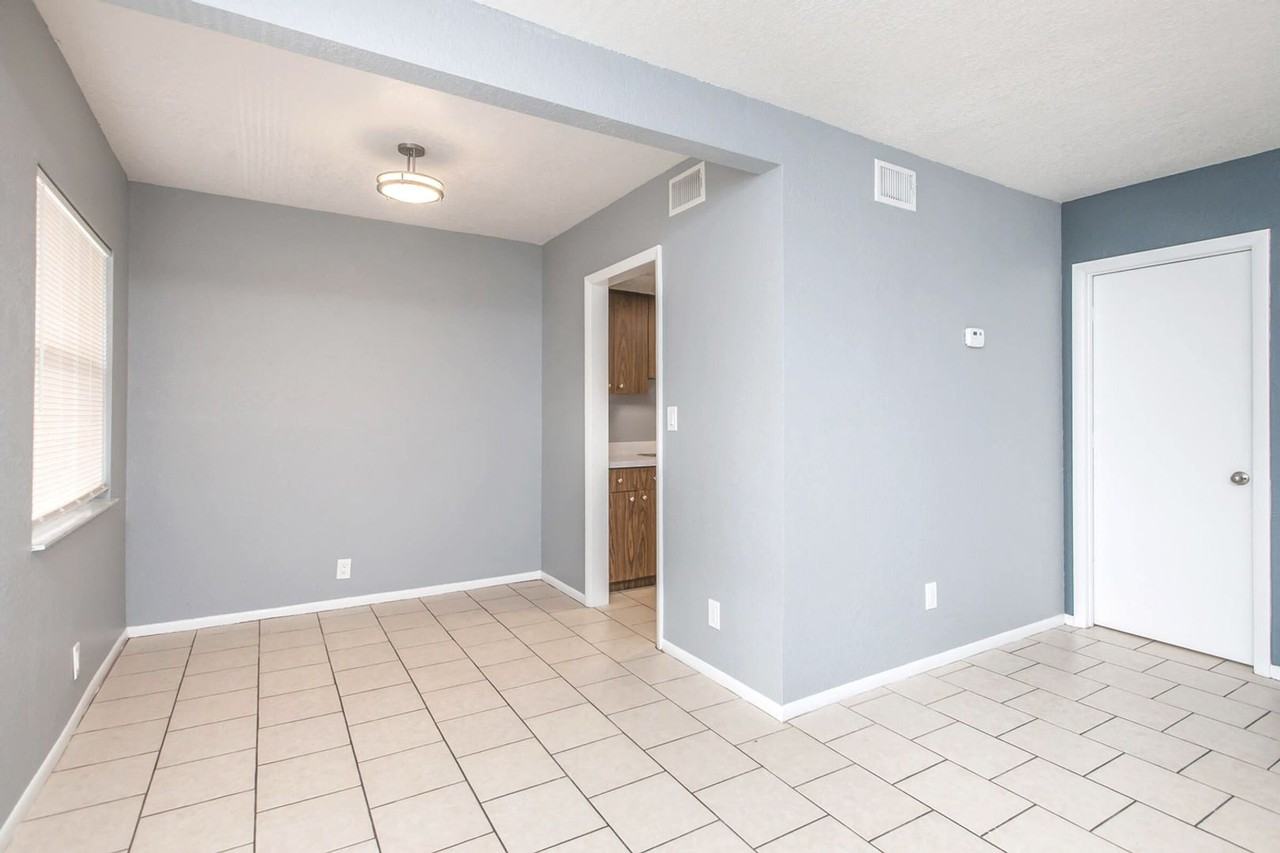 Aqua @ 66th - Photo 7 of 23