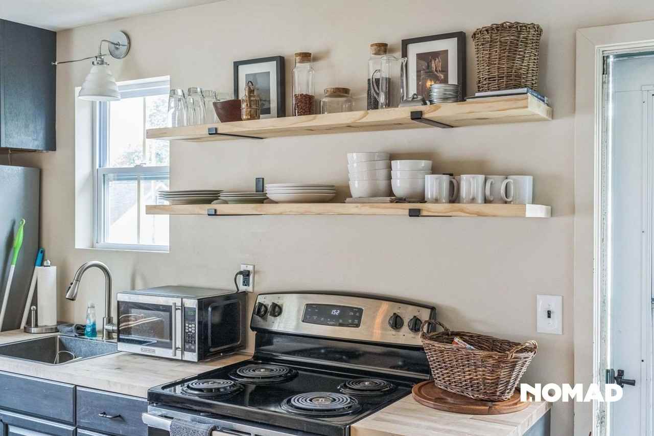 577 N Lake St - Photo 3 of 18