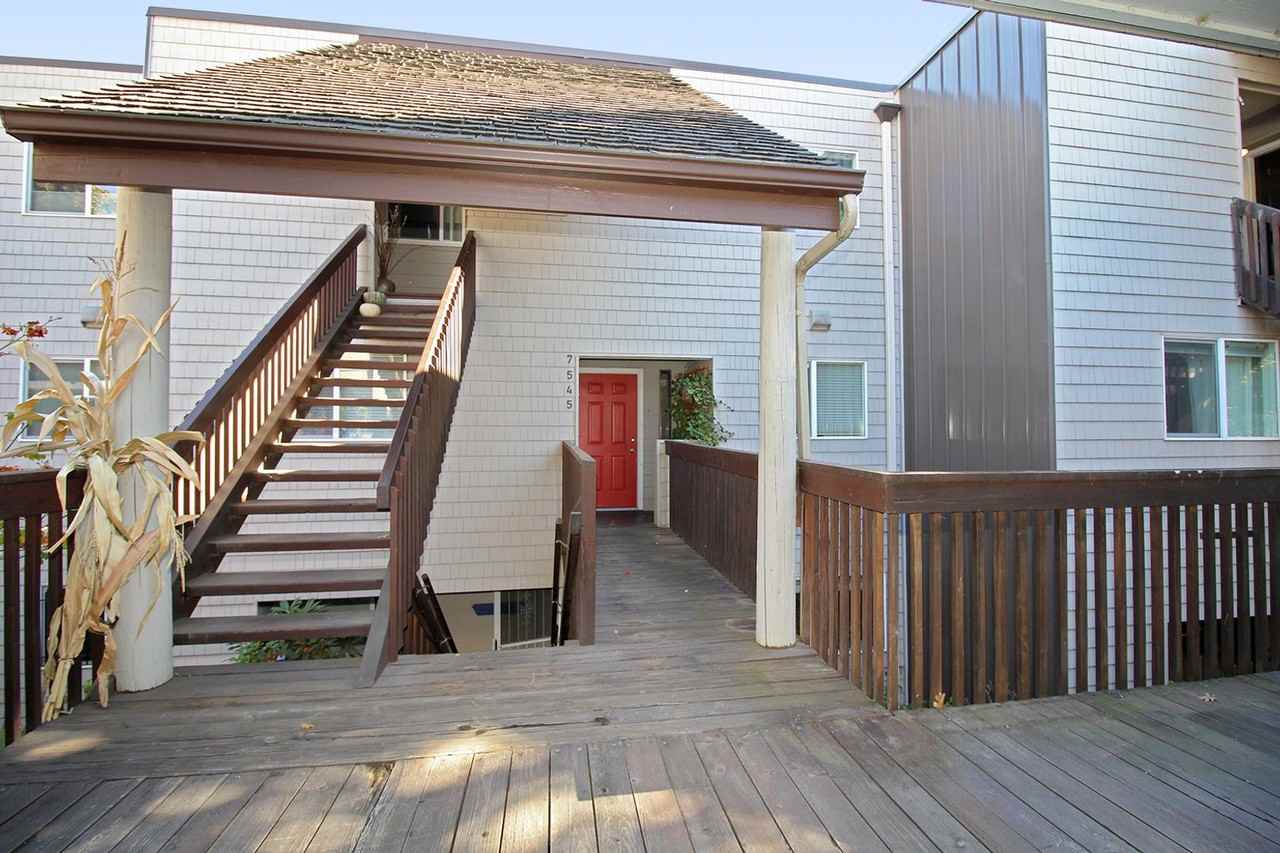 7545 N Edgewater Ave - Photo 2 of 26