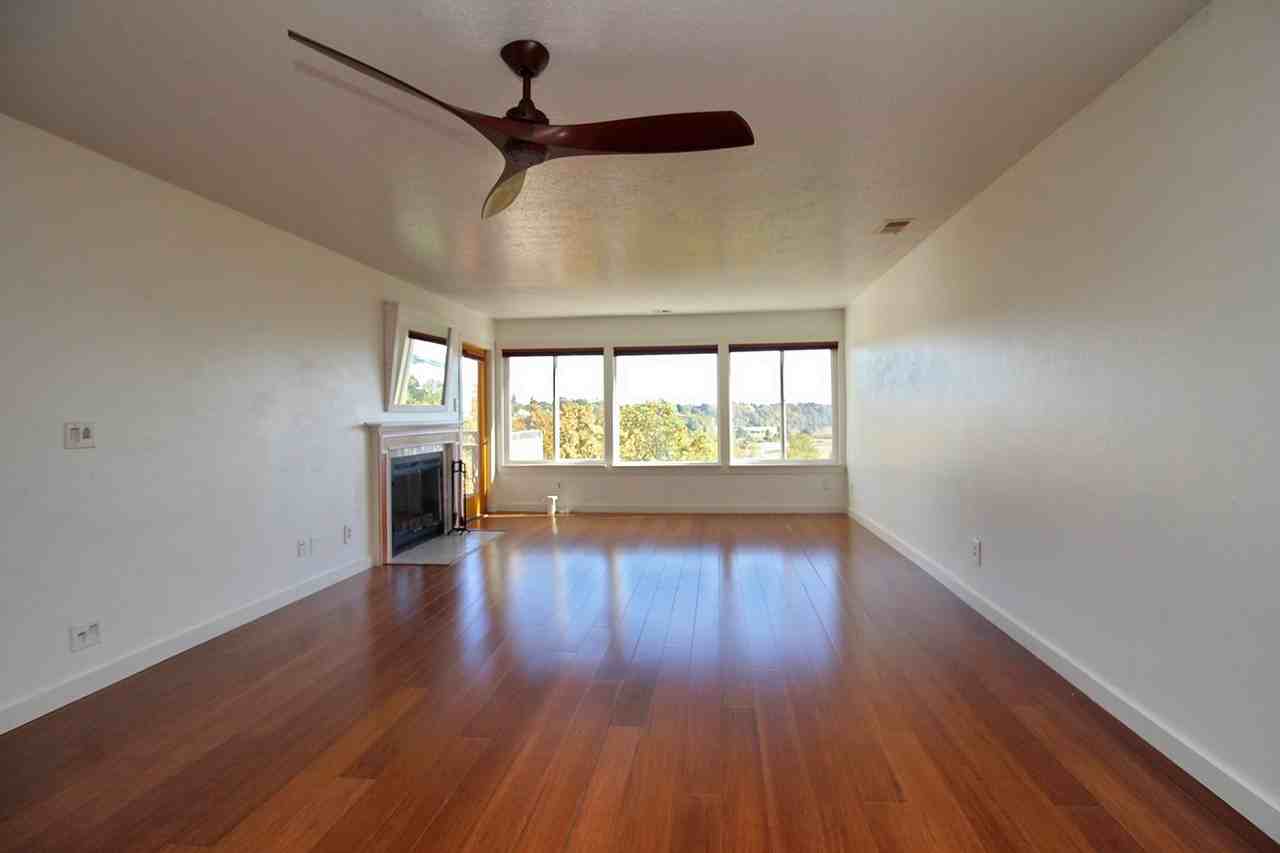 7545 N Edgewater Ave - Photo 6 of 26