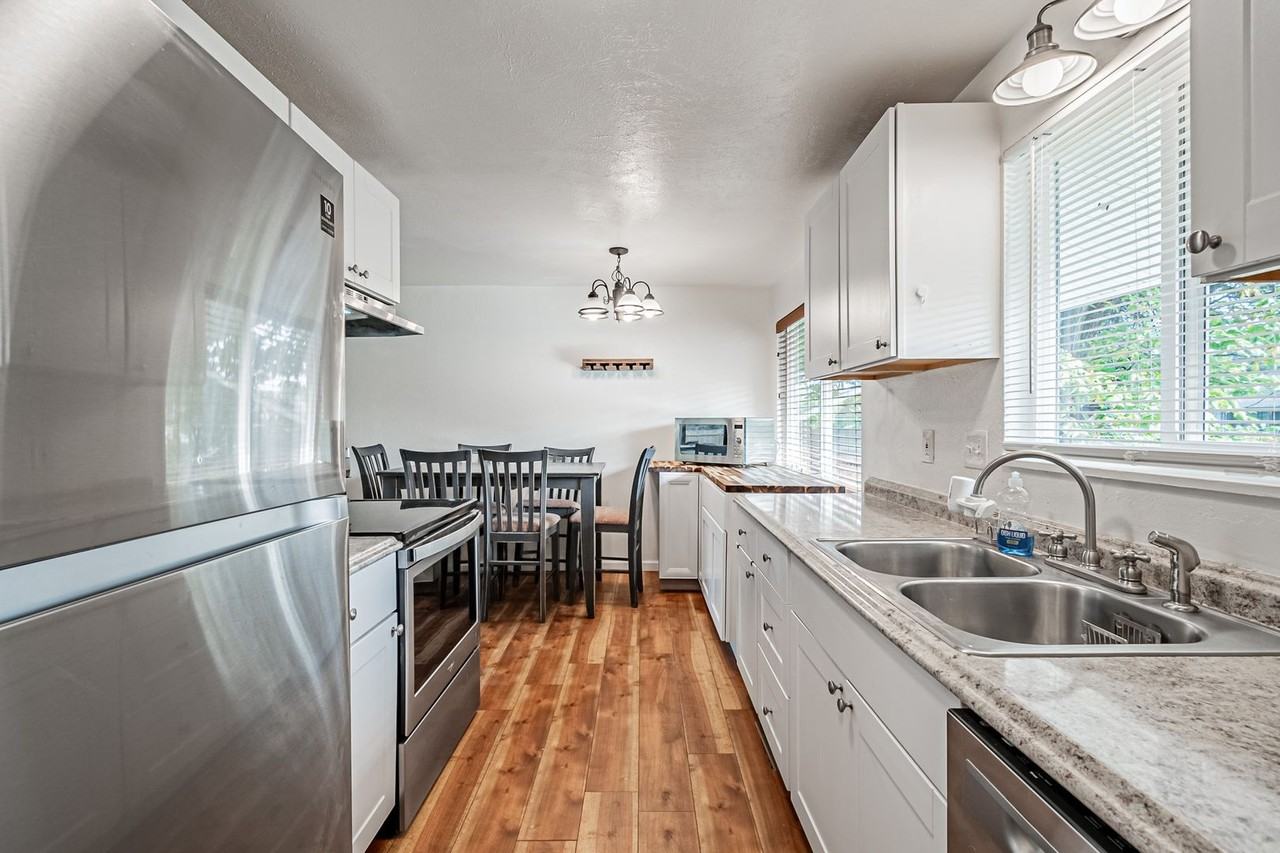 1625 Quebec St - Photo 2 of 31