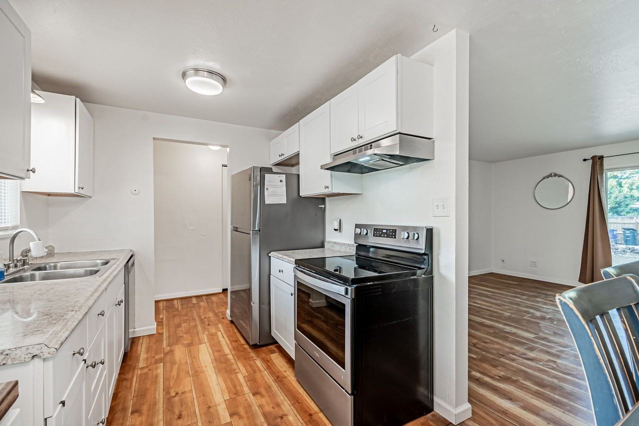 1625 Quebec St - Photo 5 of 31