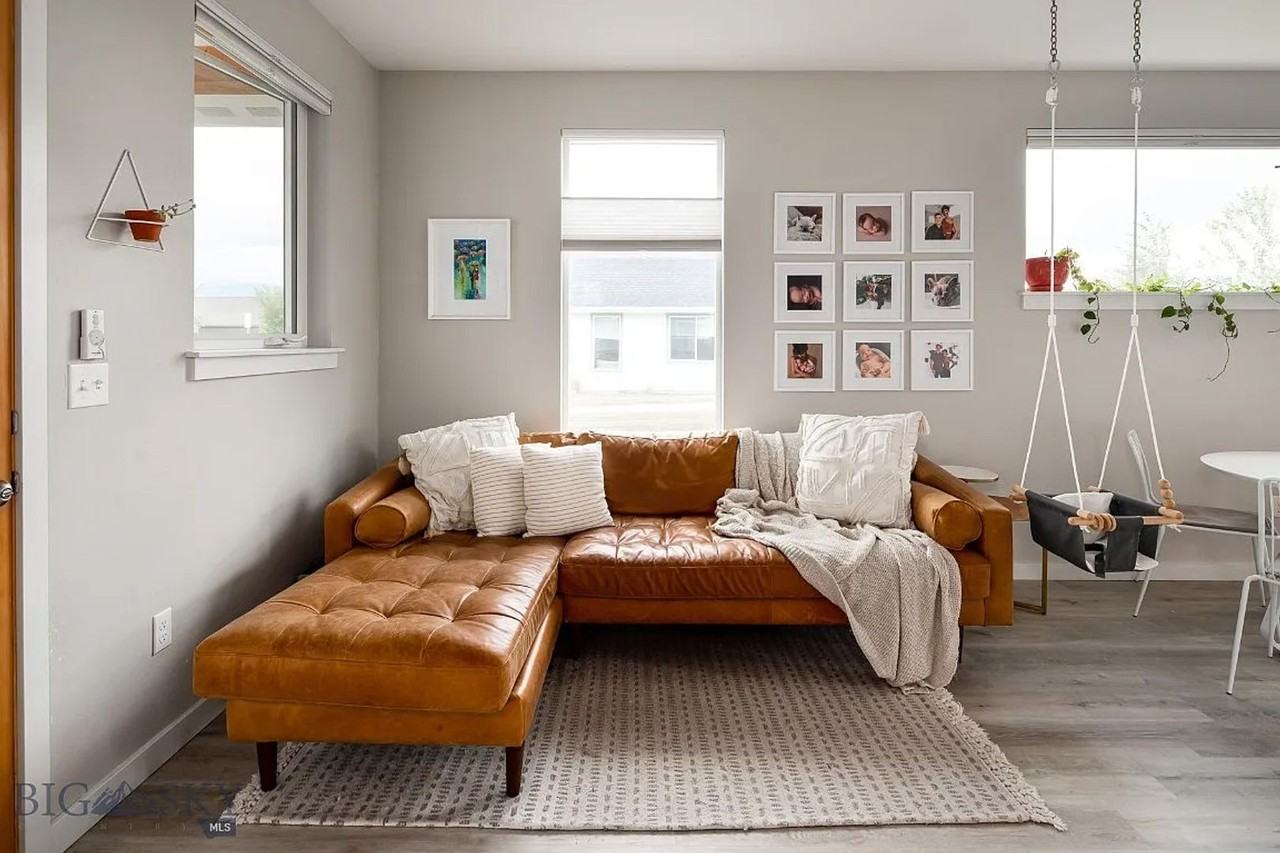 4460 Shadowglen Dr - Photo 2 of 24