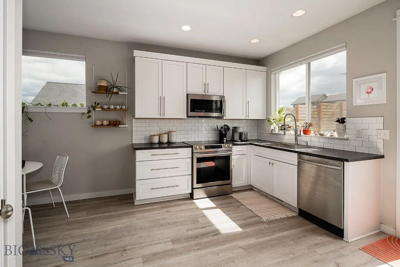 4460 Shadowglen Dr - Photo 5 of 24