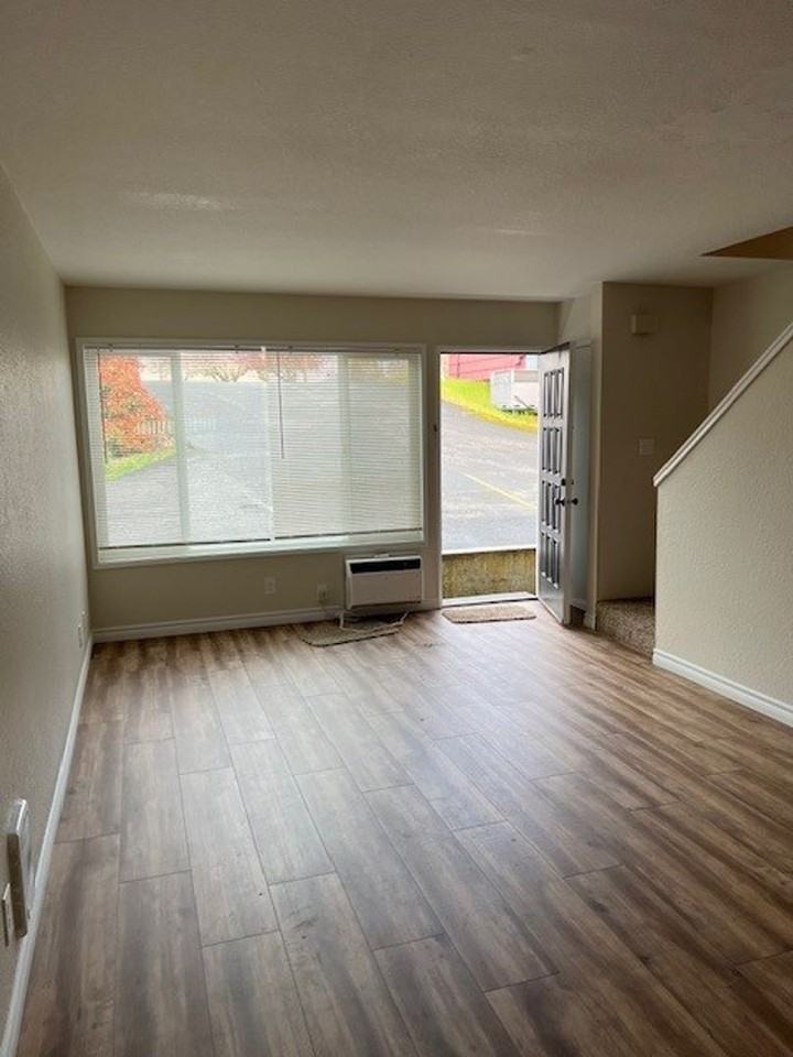 2813 W Harvard Ave - Photo 4 of 13