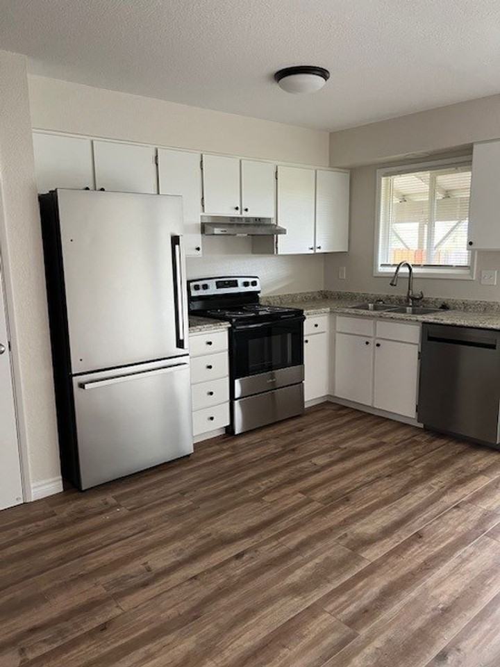 2813 W Harvard Ave - Photo 6 of 13