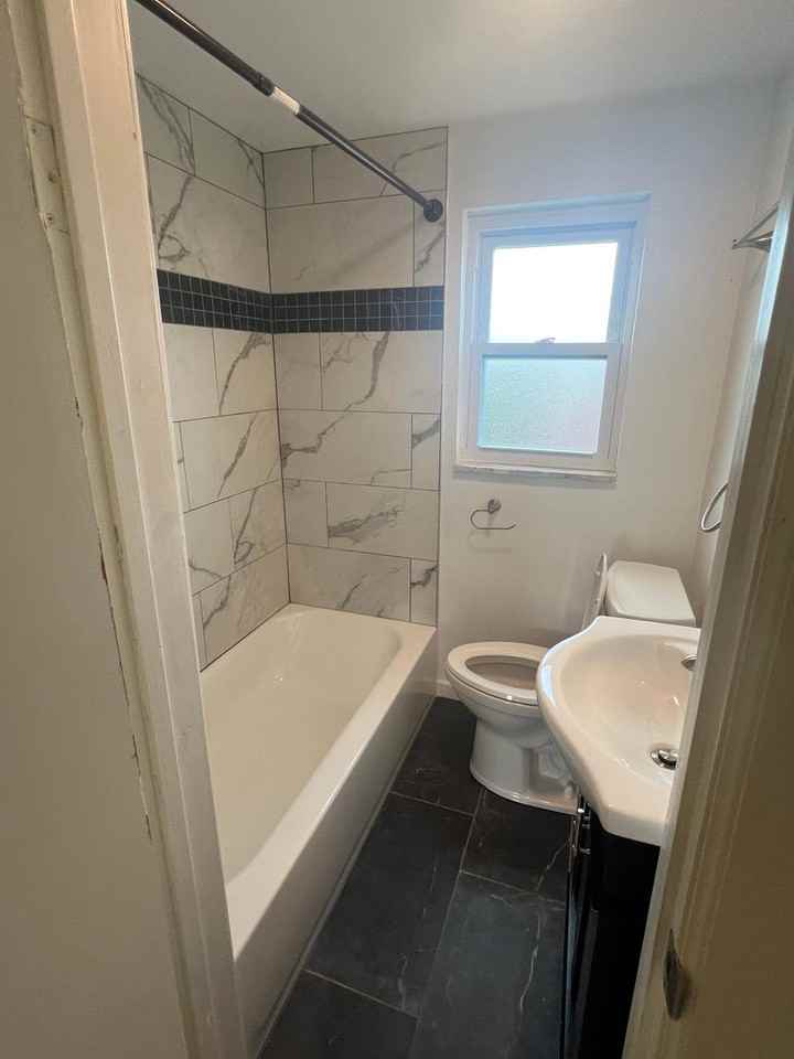 366 Oakland Ave - Photo 3 of 17