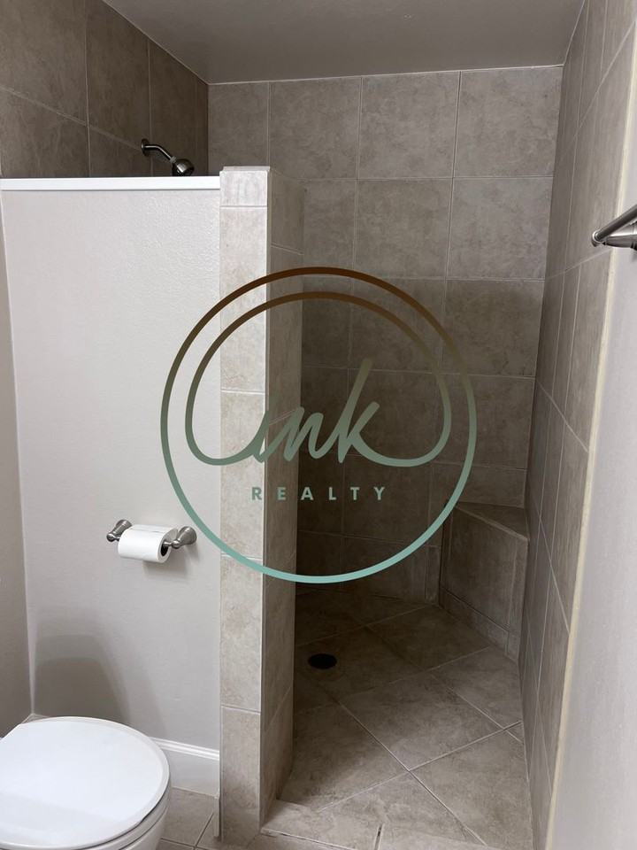 1472 Muir Dr - Photo 2 of 45