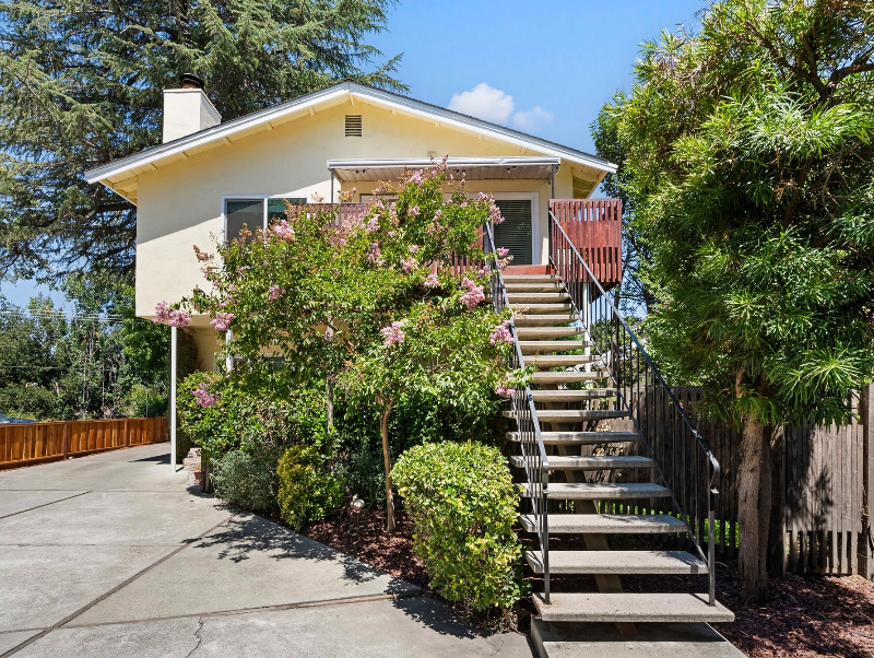 108 Glen Eyrie Ave #B - Photo 2 of 30