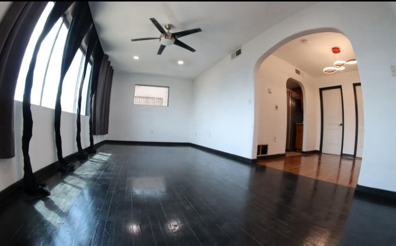 2929 Mobile Ave - Photo 3 of 7