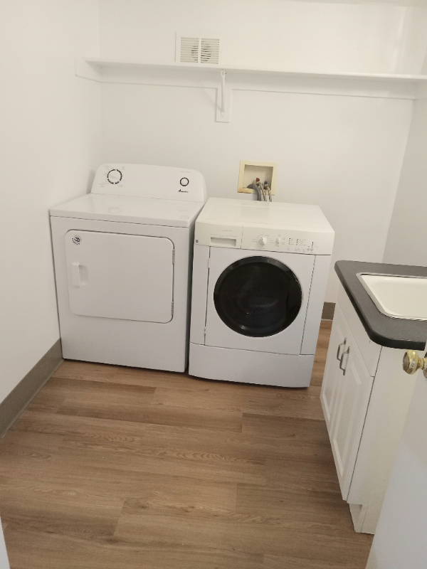 405 E Prospect Rd - Photo 3 of 9