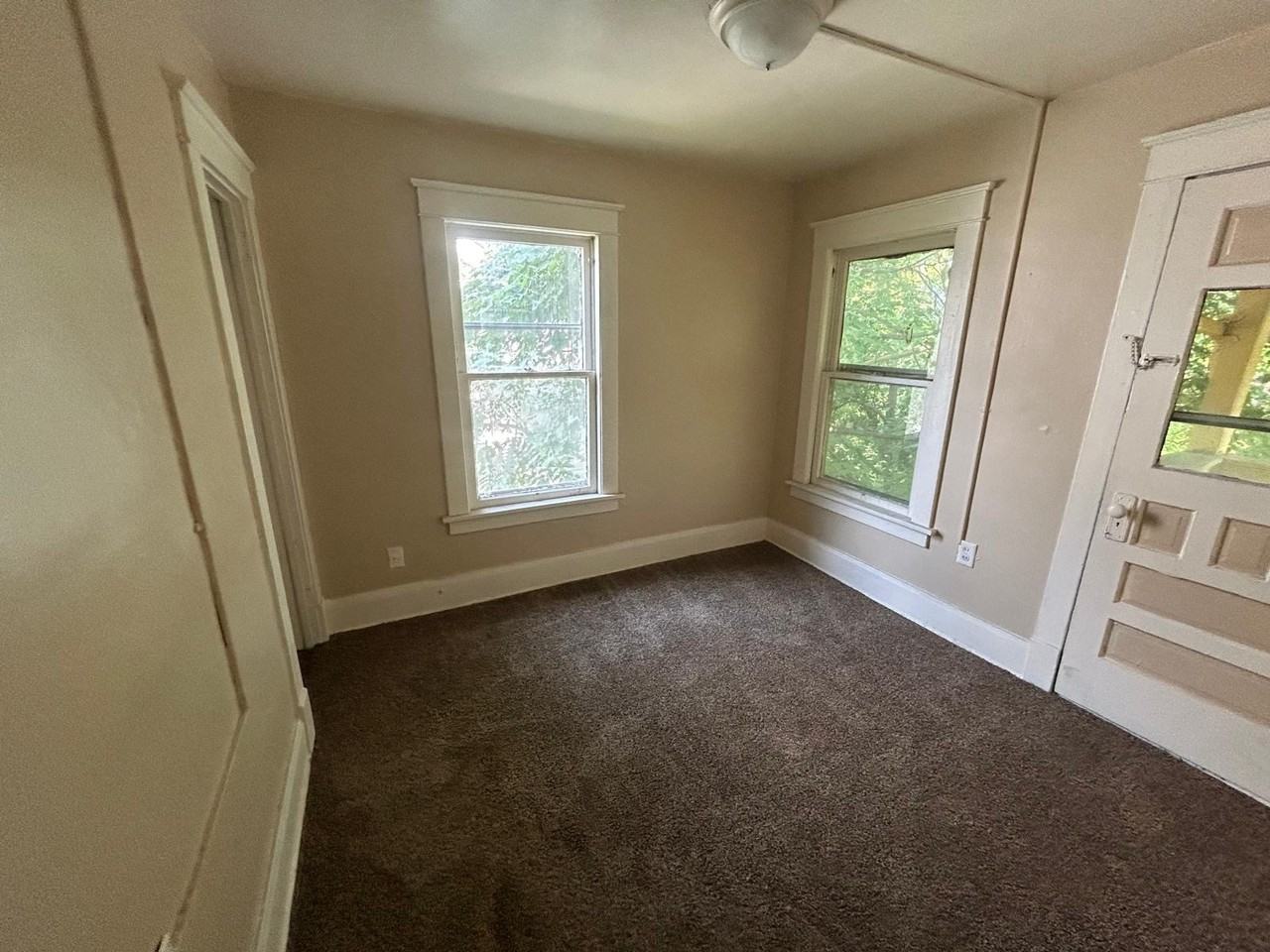 33 North Brockway Avenue - Photo 2 of 18