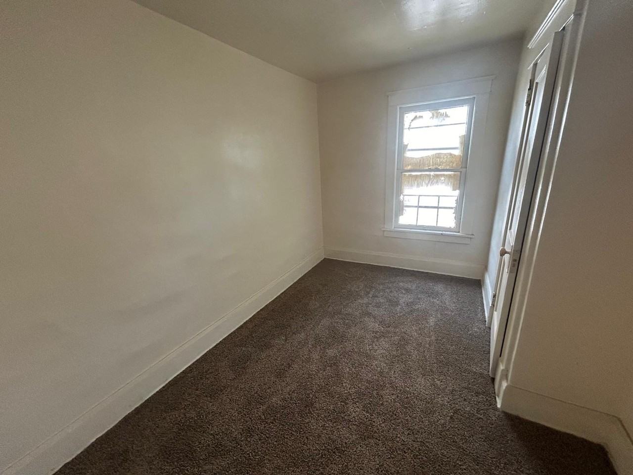 33 North Brockway Avenue - Photo 3 of 18