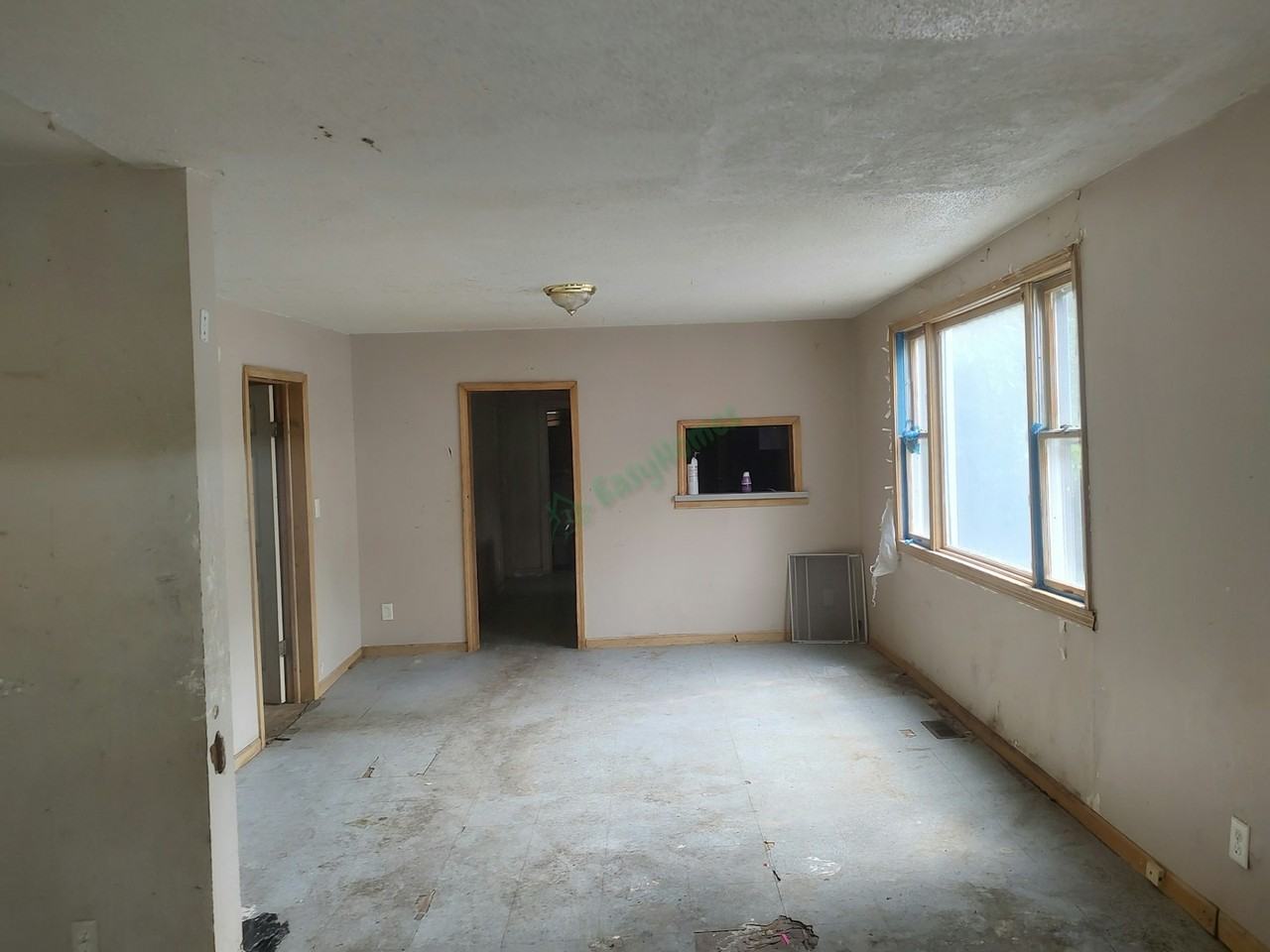 412 East Arcadia Avenue - Photo 3 of 9