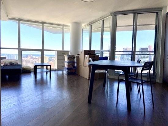 45 Charles St E - Photo 3 of 9