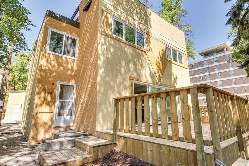 835 Grosvenor Ave - Photo 2 of 17