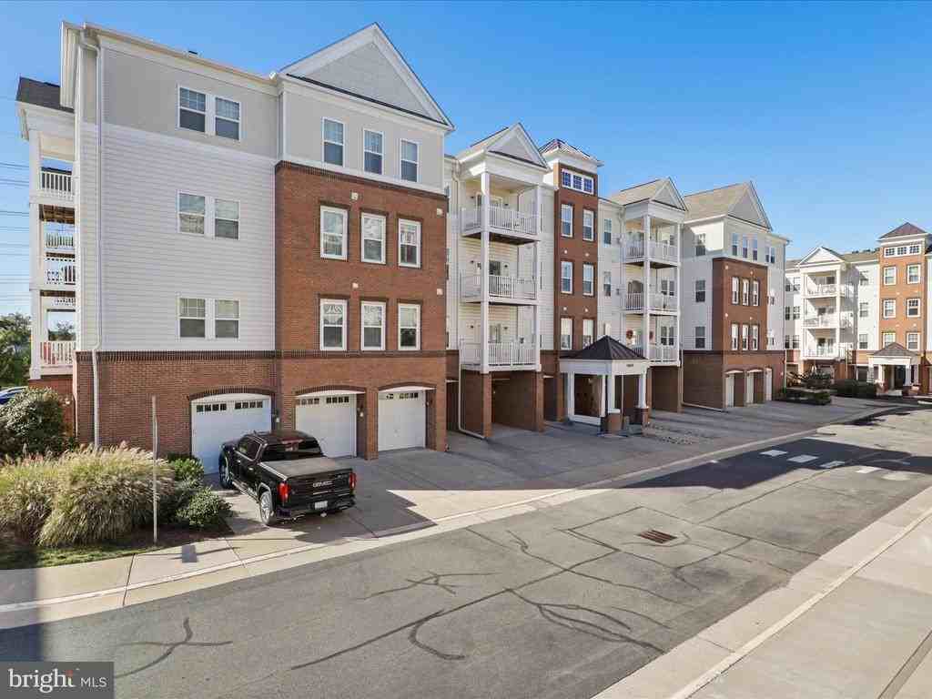 24637 Woolly Mammoth Ter ##404 - Photo 2 of 42