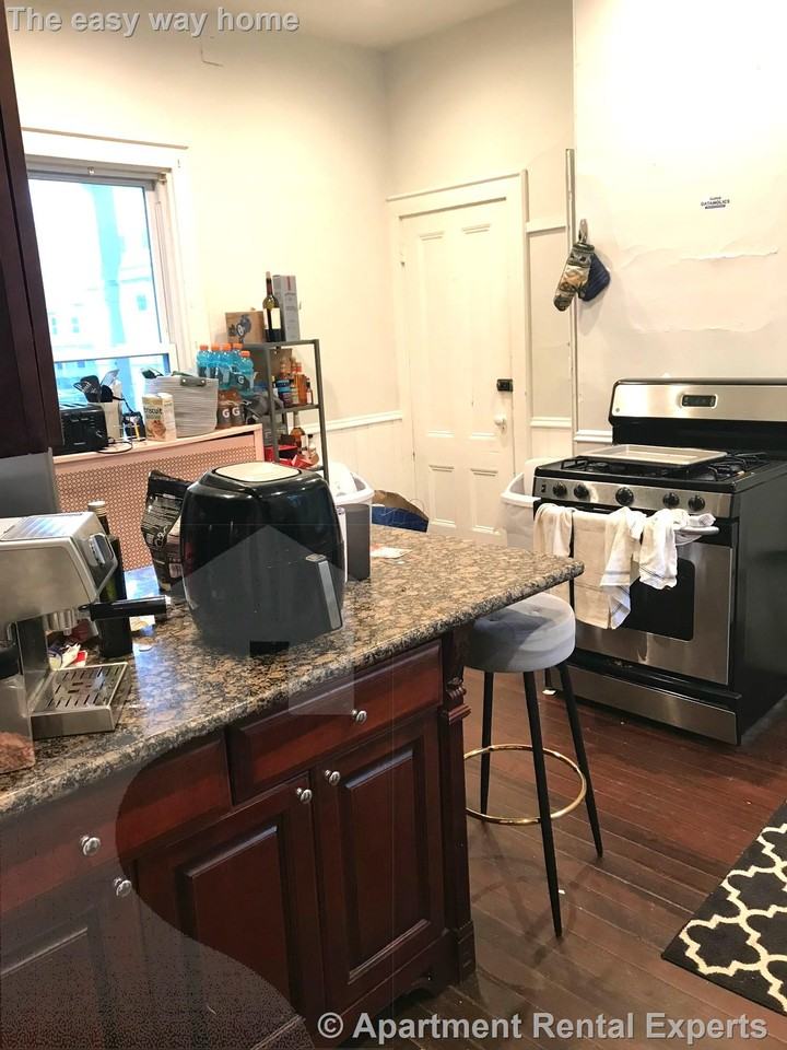 76 Curtis St #1 - Photo 3 of 14