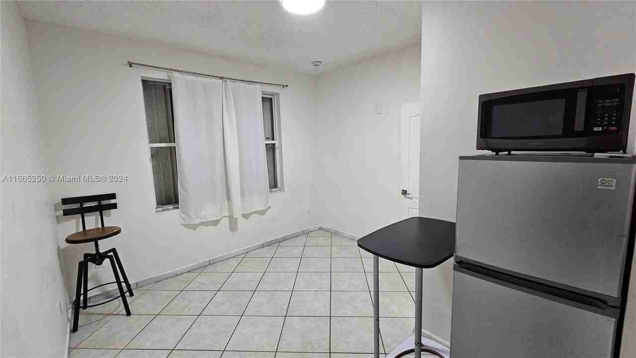 16139 Sw 68th Ter - Photo 3 of 8