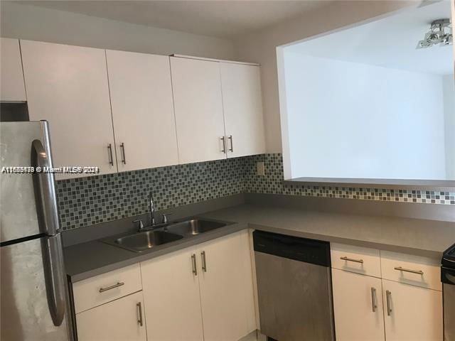 15225 Ne 6th Ave #B306 - Photo 3 of 8